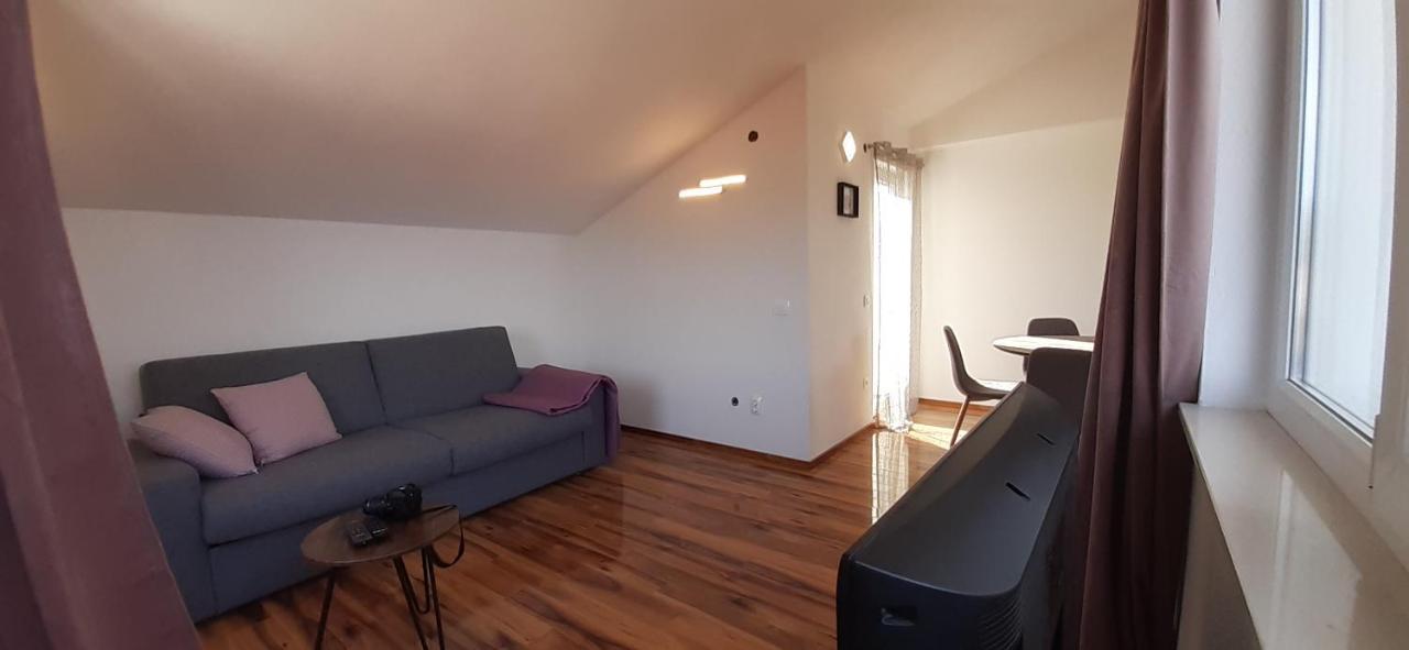 Apartmani Rita Slatine Bagian luar foto