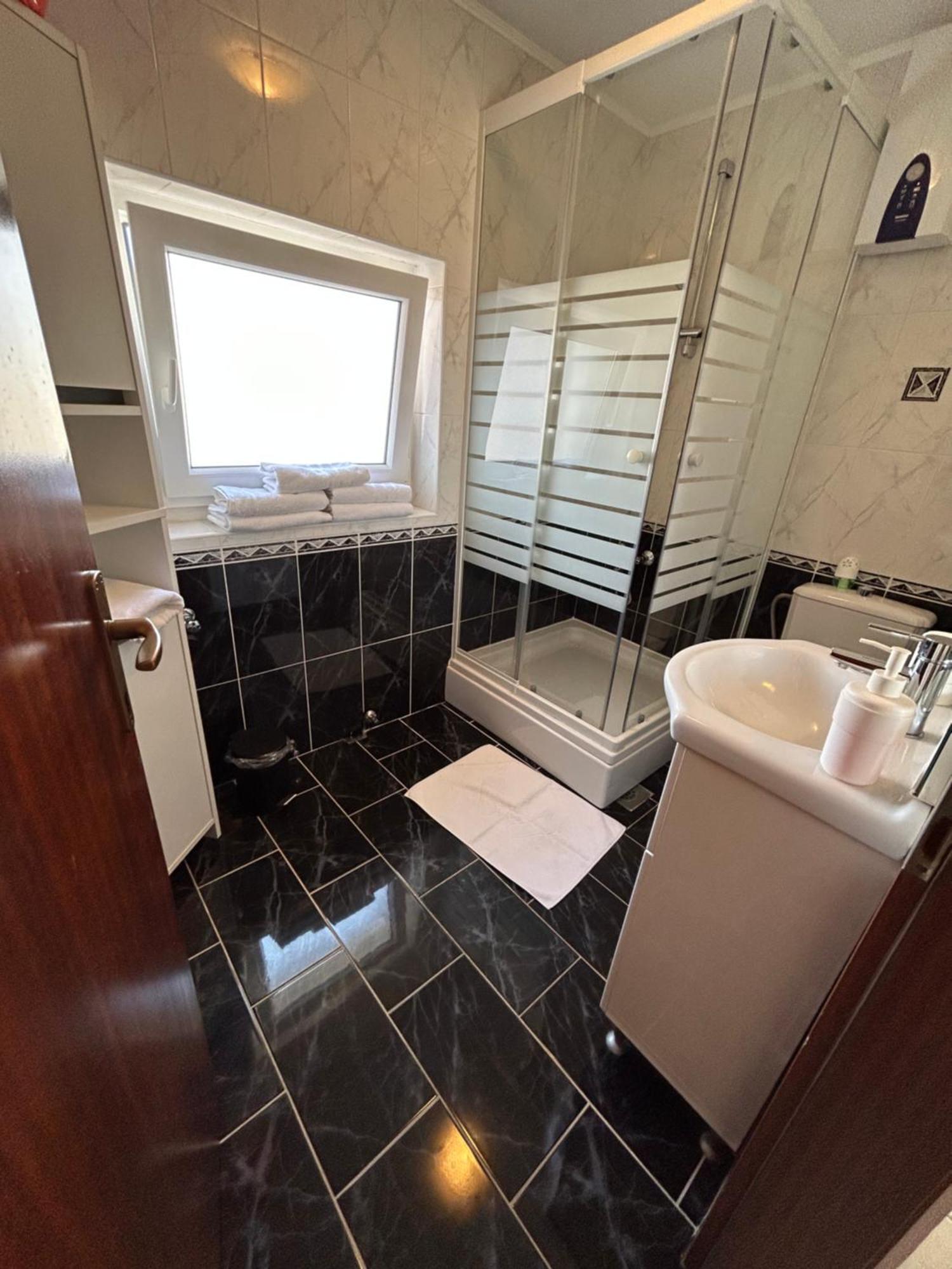 Apartmani Rita Slatine Bagian luar foto