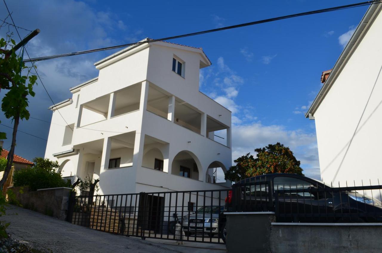 Apartmani Rita Slatine Bagian luar foto